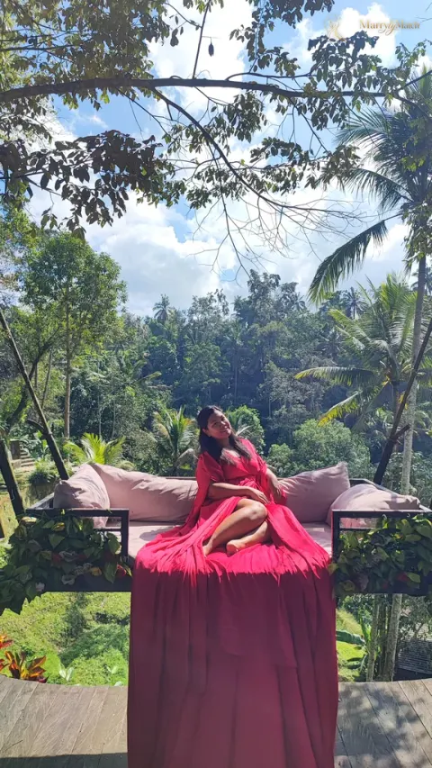 Another photo of Vanessa
