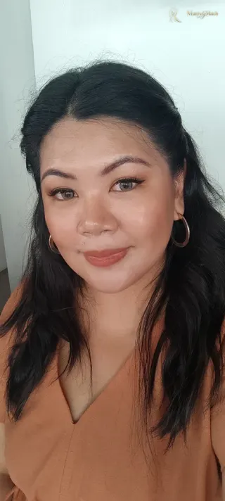 Vanessa, 33