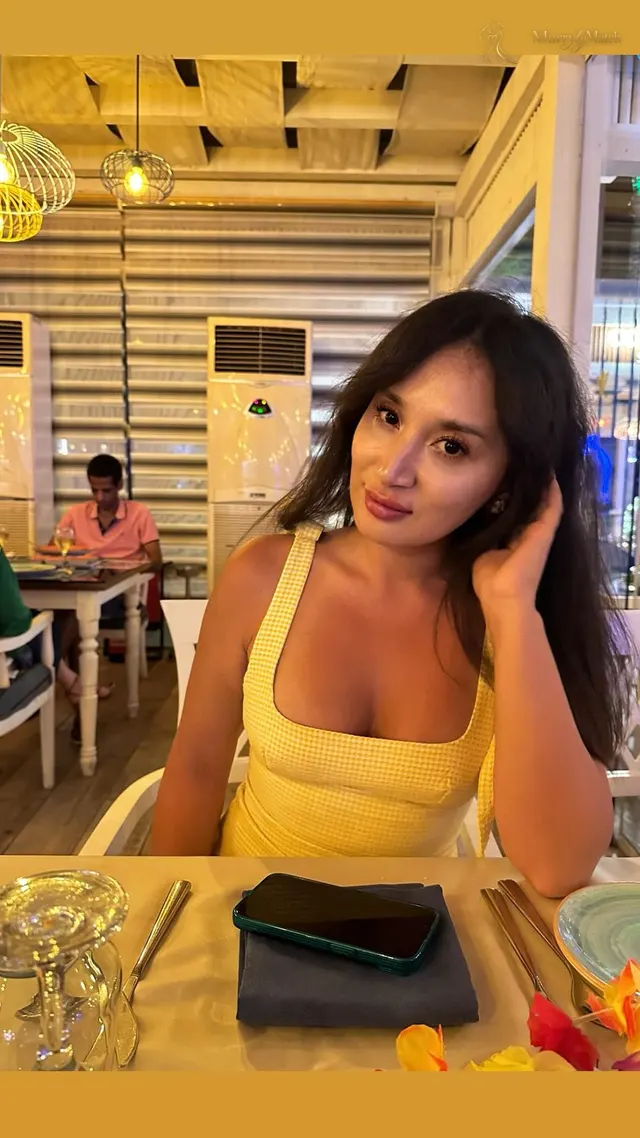 Anara, 33