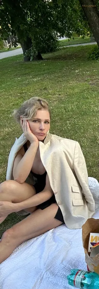 Another photo of Valeria