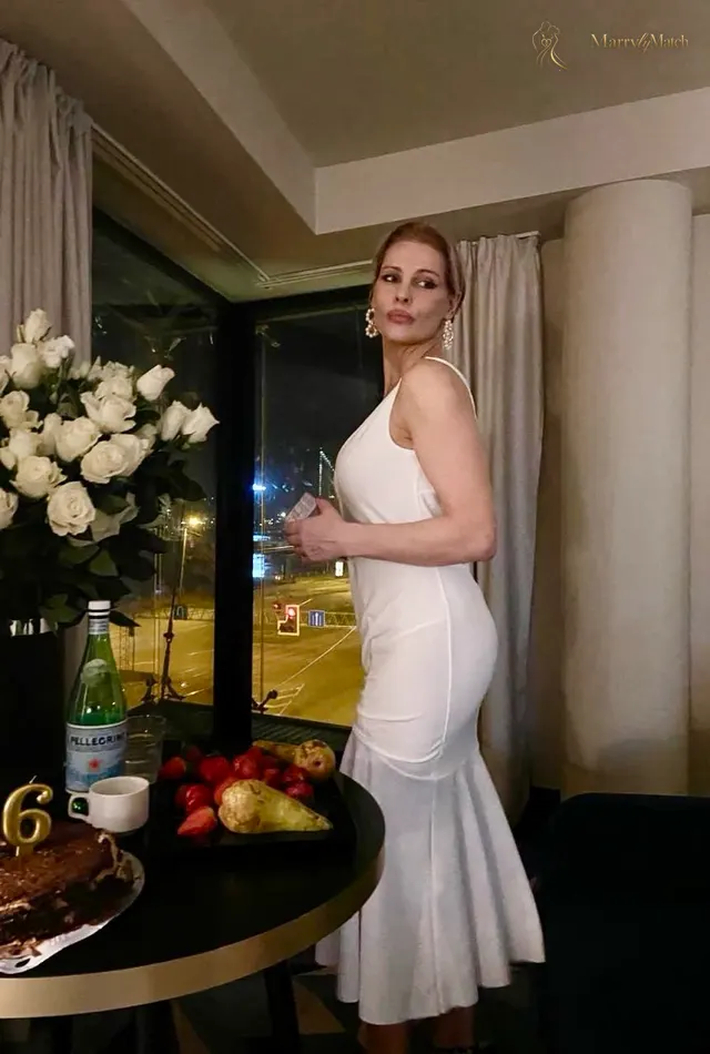 Valeria, 51