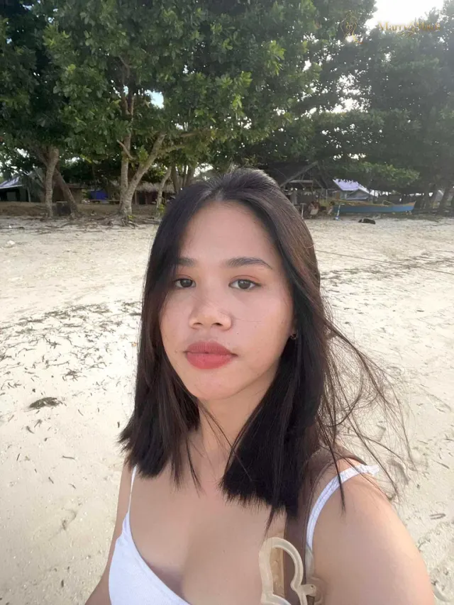 Another photo of Kaye