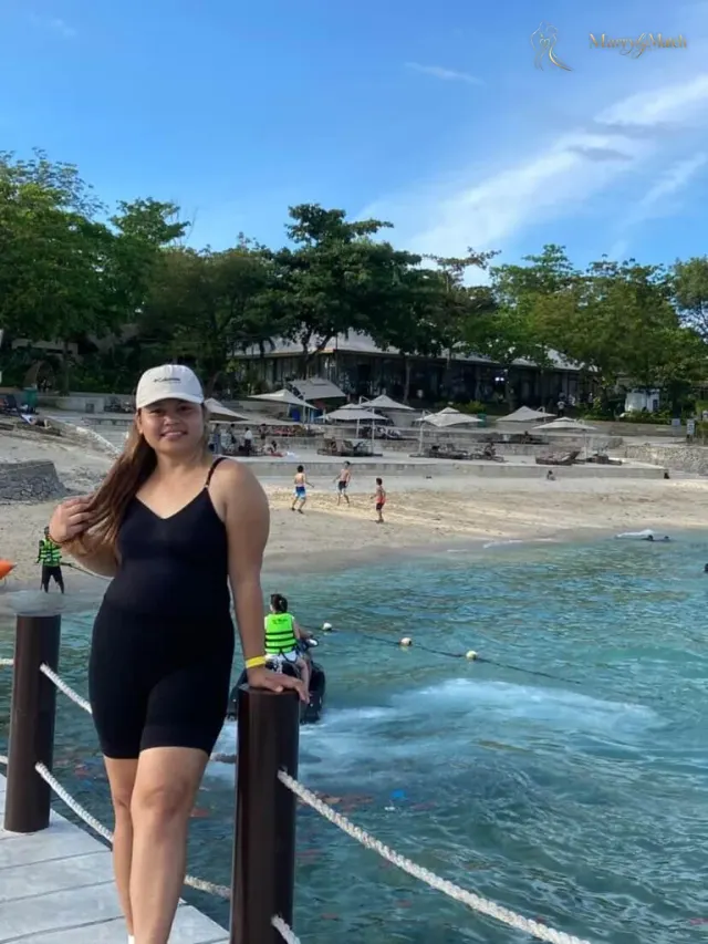 Caroline, 28