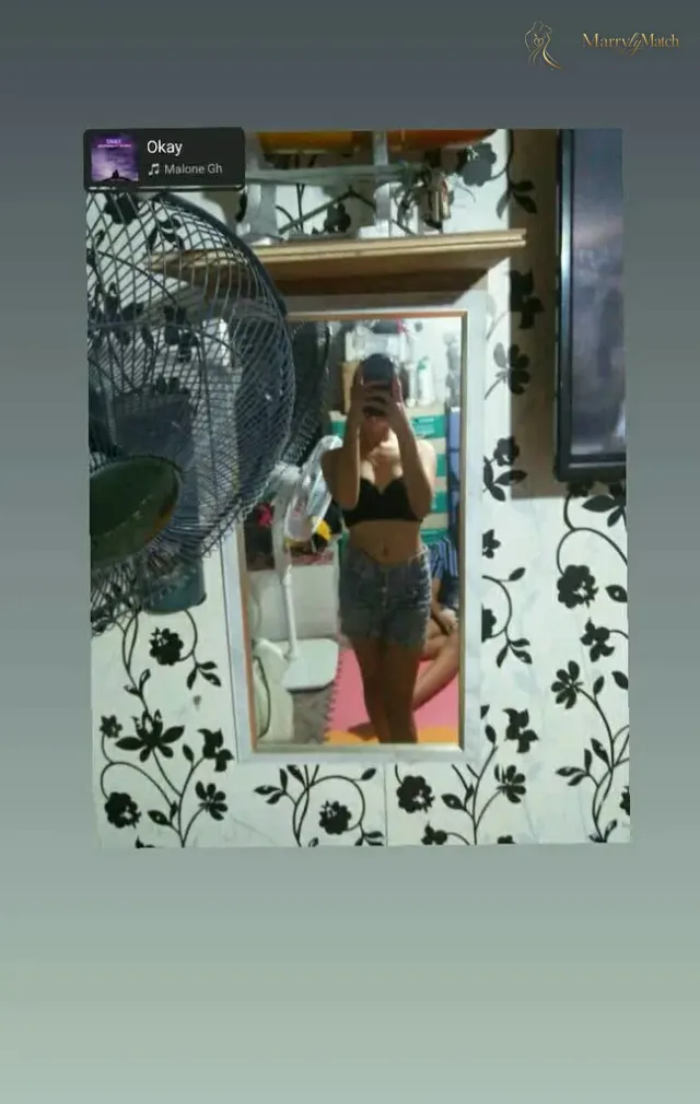 Another photo of riyanna