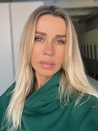 EKATERINA, 43