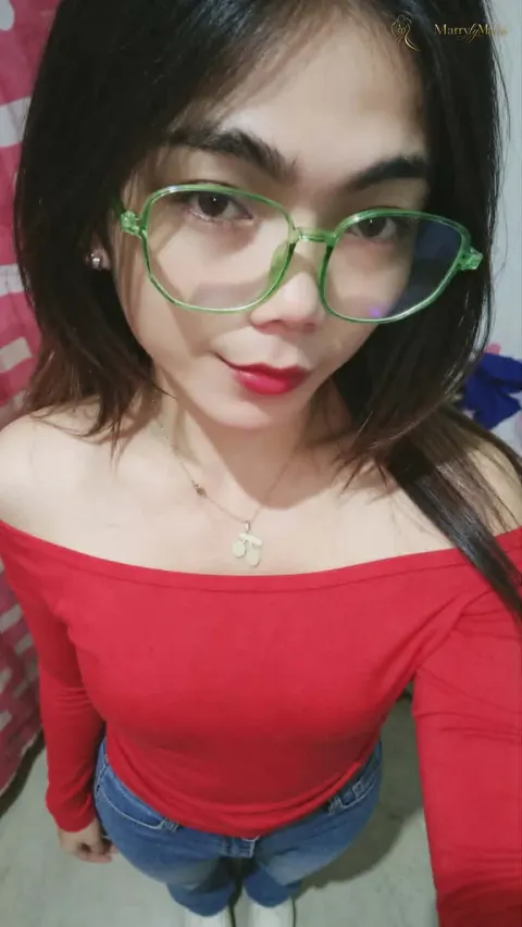 Jovelyn, 25