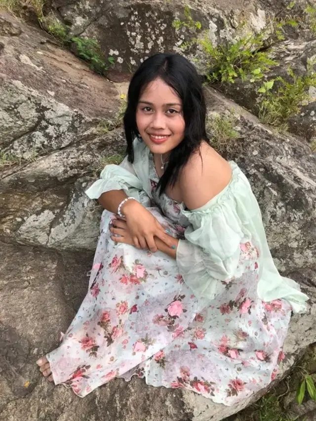 Mikiko, 19